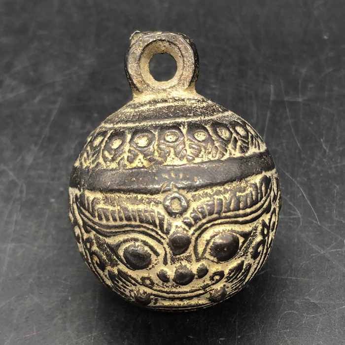 Vintage Collectible Bells - ระฆังหัวเสือโบราณสำหรับสะสม