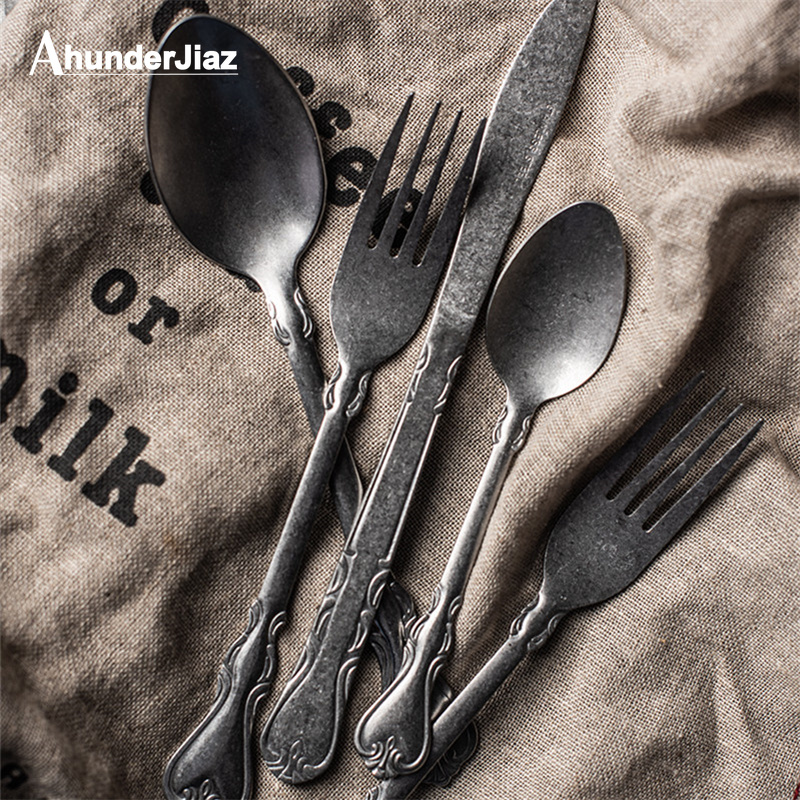 Vintage Collectible Spoons - มีดช้อนและส้อมแบบวินเทจทำด้วยมือเครื่องใช้บนโต๊ะอาหารอุปกรณ์ประกอบฉากการถ่ายภาพสไตล์เก่าการตกแต่งห้องครัวอาหารบนโต๊ะอาหาร4ชิ้น