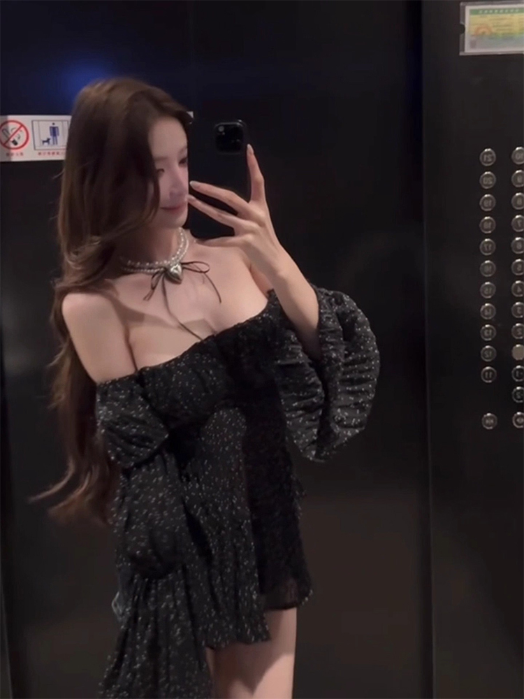 เสื้อแขนกระดิ่งสีดำและกางเกงขา - Vintage Collectible Bells บทวิจารณ์และราคา