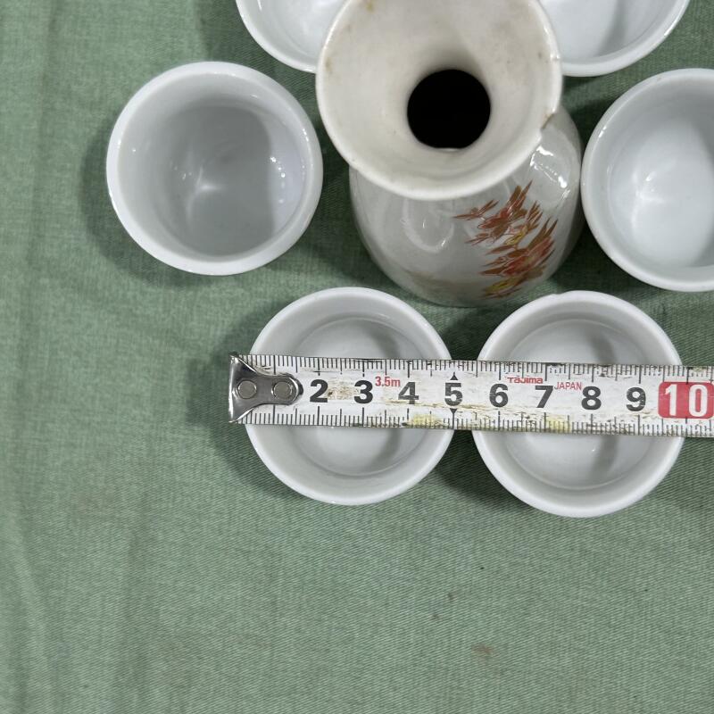 เครื่องประดับเซรามิกสไตล์วินเท - Collectible Vintage Wine บทวิจารณ์และราคา